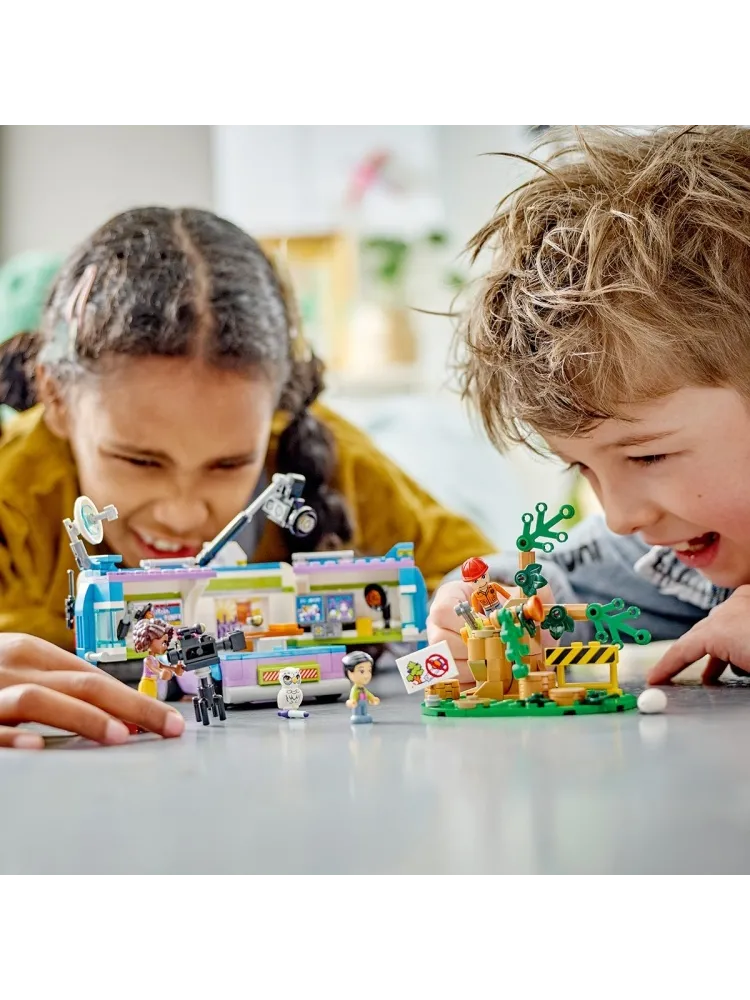 Конструктор LEGO Фургон редакции новостей, деталей 446 шт - фото 6