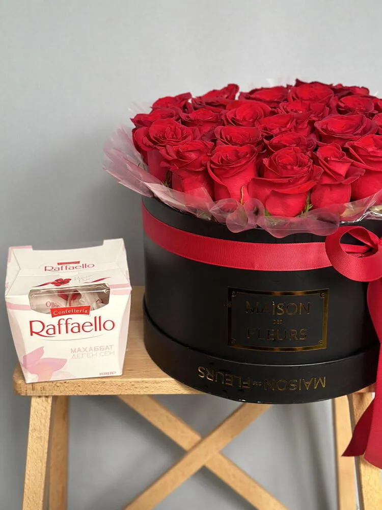 ART BUKET 25 красных роз + Raffaello
