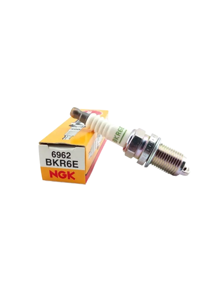 Свеча зажигания NGK BKR6E