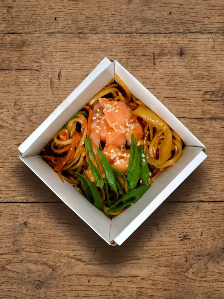 Wok с лососем от Brofood
