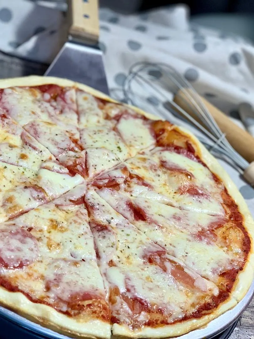 Пицца Салями от Feta