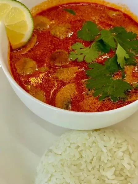 Том ям с лососем от Green City 